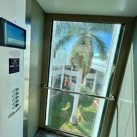 Happy Island * أذيخي