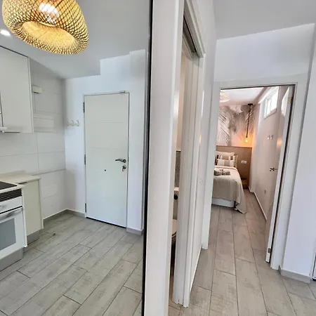 Happy Island أذيخي