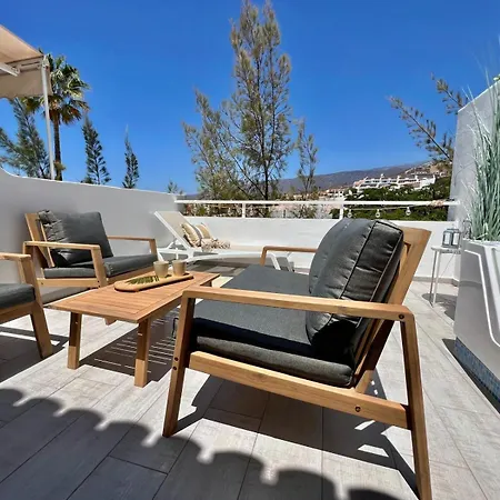 Happy Island أذيخي